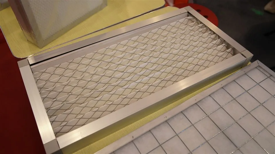 Kundenspezifischer, plissierter, vorgefertigter 20*20*1 24*24*1 Aluminiumrahmen mit luftwaschbarem Metallfilter