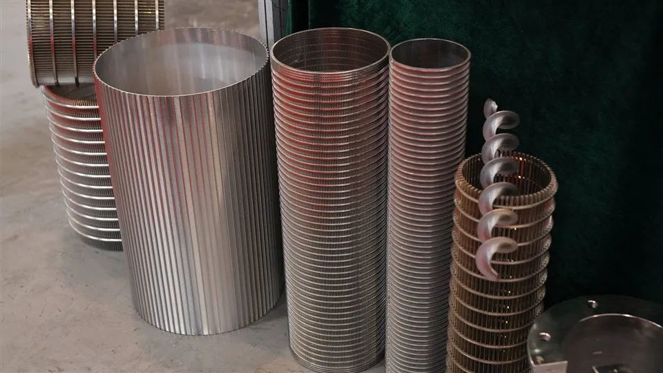 Filterelement aus gestanztem Plattenverbundgewebe